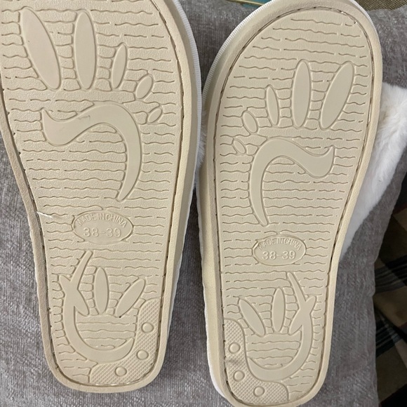 Like new bridal slippers - Picture 2 of 3